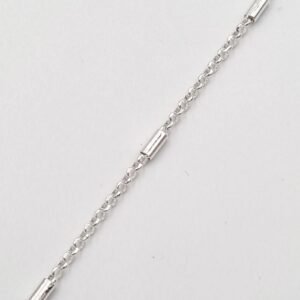 Sidabrinė grandinėlė ant kojos 20-25 cm
